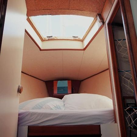 فندق Cozy Lisbon Marina Sleepaboard - Sail Away المظهر الخارجي الصورة